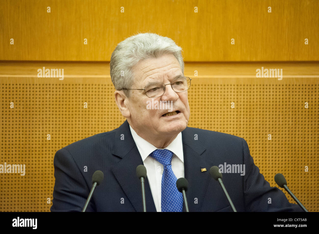 Federal President Joachim Gauck addressing the MPs in the Landtag, state parliament, inaugural visit of Federal President Stock Photo