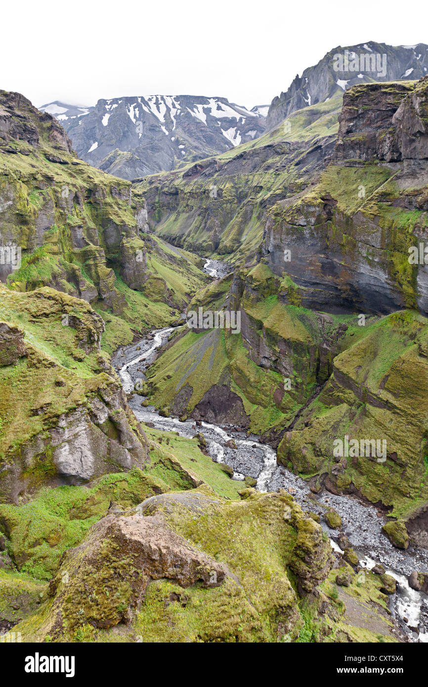 Mountains and canyons of the rugged  órsmoerk Ridge, Thorsmoerk, beneath the volcano and glacier of Eyjafjallajoekull, Iceland Stock Photo