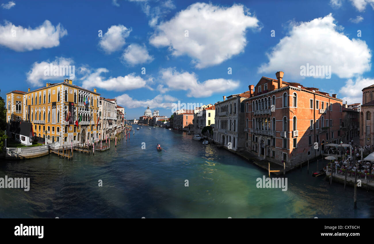 Canal Grande or Grand Canal with the Palazzo Cavalli Franchetti, cloudy sky, Venice, Veneto, Italy, Europe Stock Photo