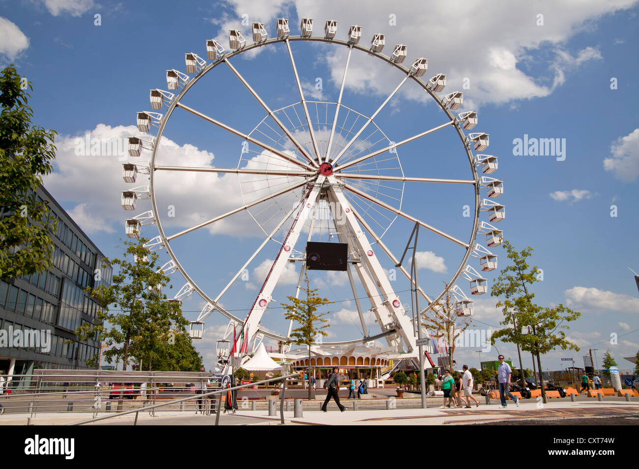 Ferris wheel in the Hafencity district, Free and Hanseatic City of Hamburg,  Germany, Europe Stock Photo - Alamy, image size:1300x956
