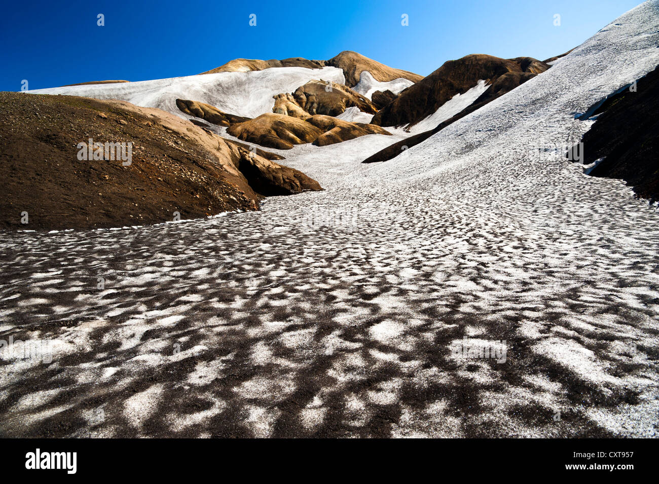 Mountains covered of snow hi-res stock photography and images - Alamy