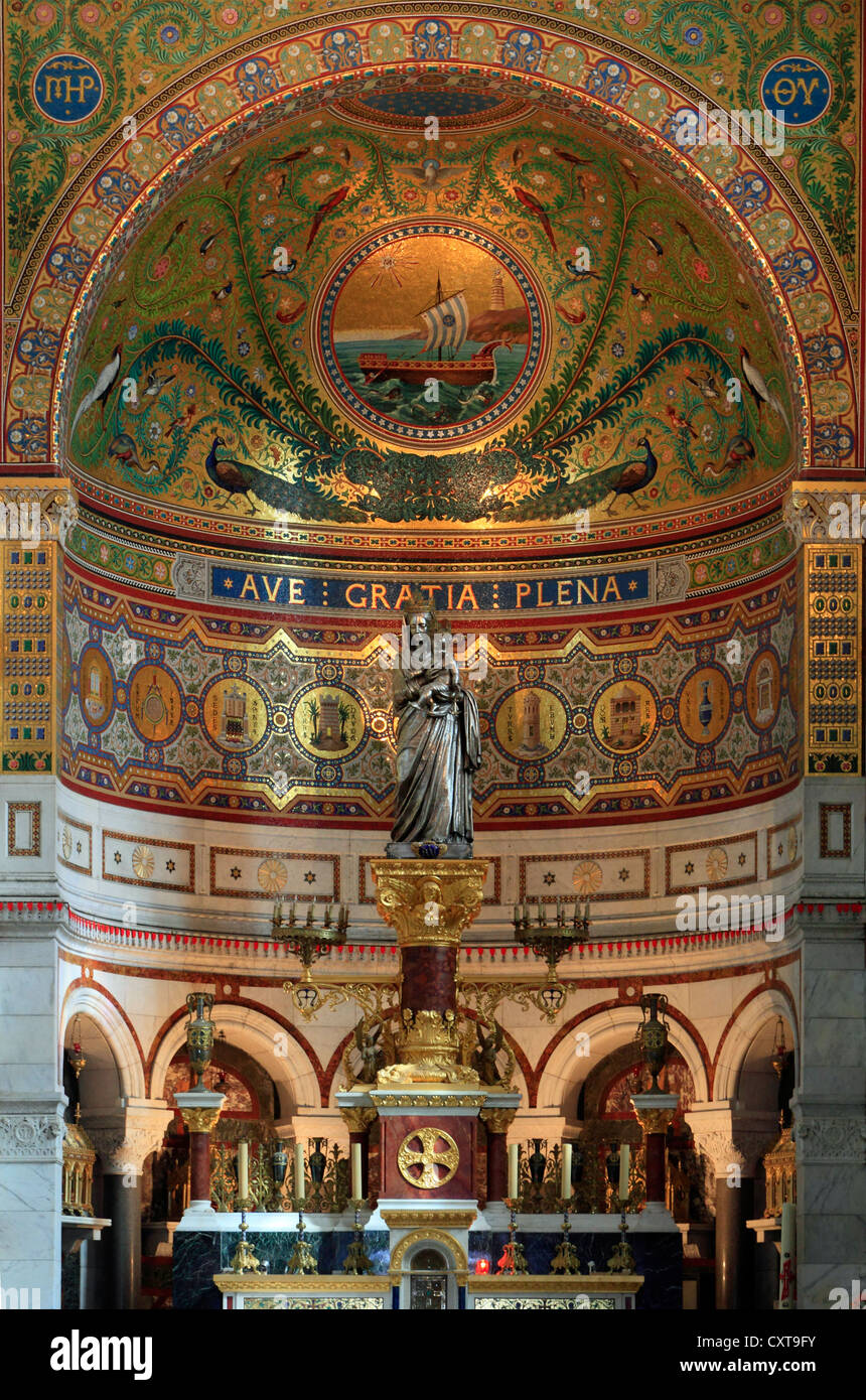 Apse with mosaics and a silver statue of the 'Virgin and Child' in the church Notre-Dame de la Garde, Marseille, Département Stock Photo