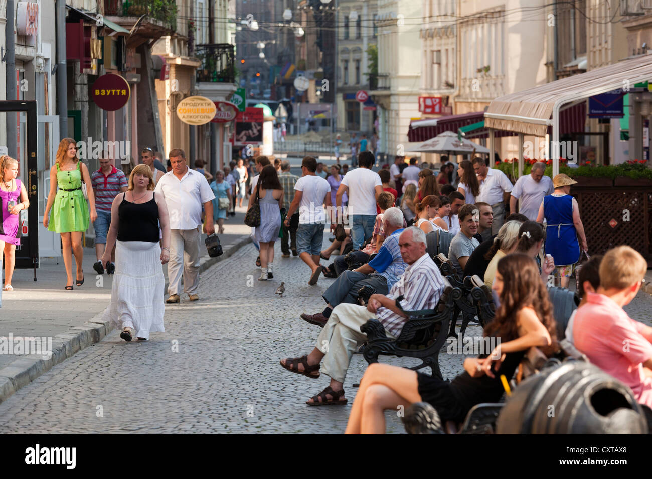 Pedestrians, L'viv city centre, Ukraine Stock Photo