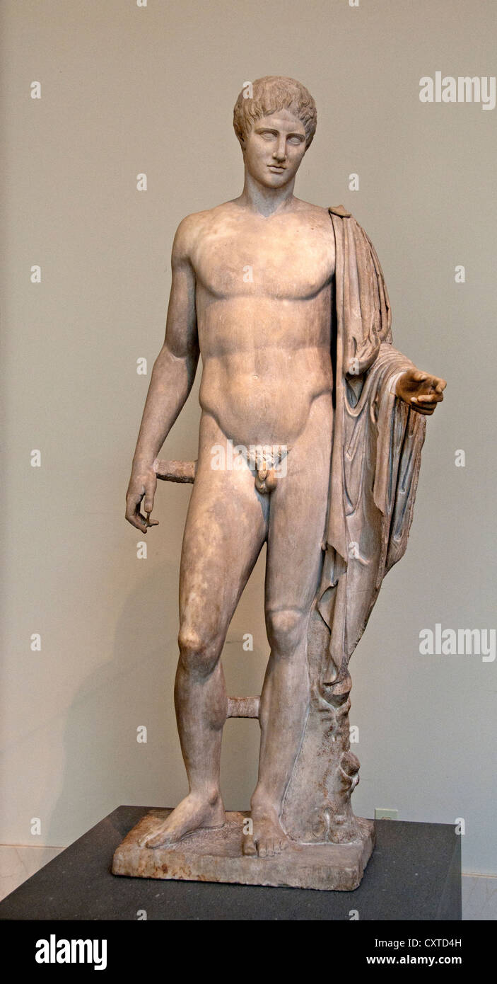 三美神　彫刻。西暦2世紀。高さ47 cm , レプリカ, ローマ神話 ローマ文化 Statue of Hermes'. Roman copy of the Greek originals of the
