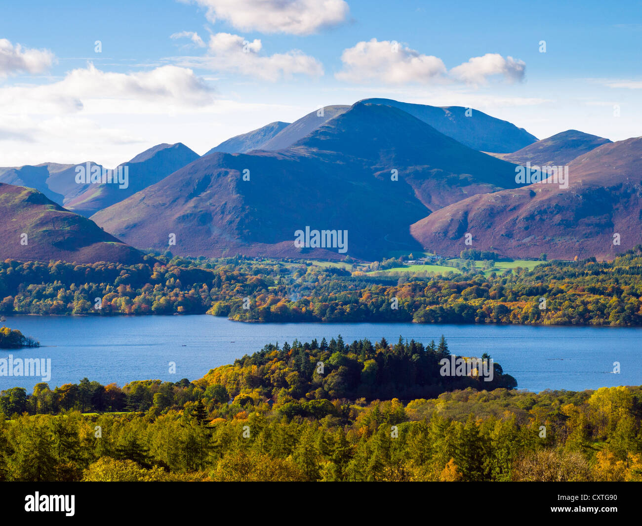 View West over Derwent Water and Causey Pike in the Lake District National Park, Keswick, Cumbria, England Stock Photo