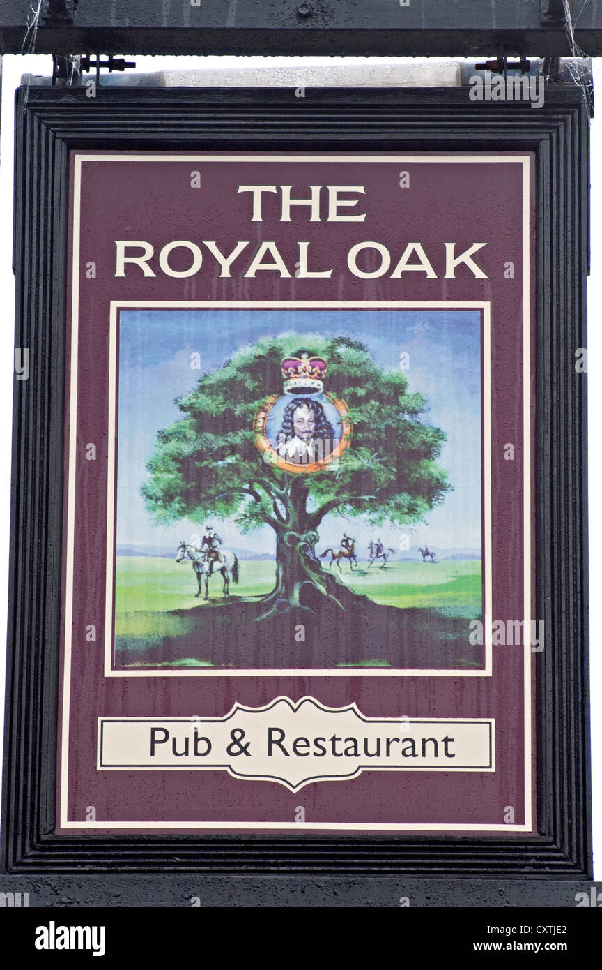 the royal oak pub sign Stock Photo