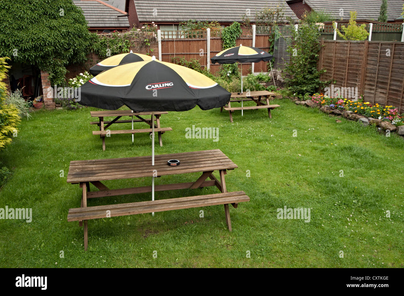 The Sunriser Pub Garden Bench Stock Photo Alamy