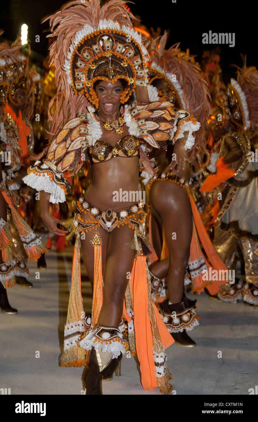 Young Woman Dancing During Carnival Parade Rio De Janeiro Brazil Stock Photo Alamy Young Woman Dancing During Carnival Parade Rio De Janeiro Brazil Stock Photo Alamy