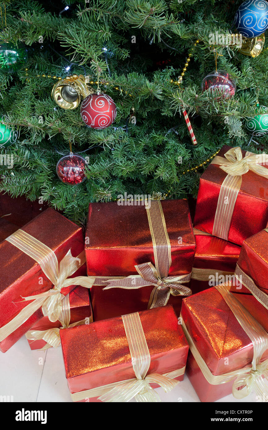 gift with tree for christmas Stock Photo Alamy