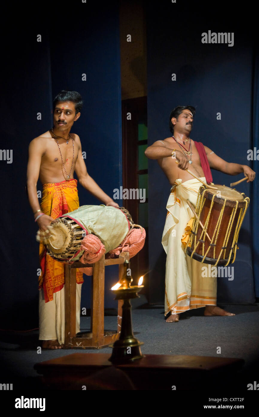 Musical instruments of kerala hires stock photography and images Alamy