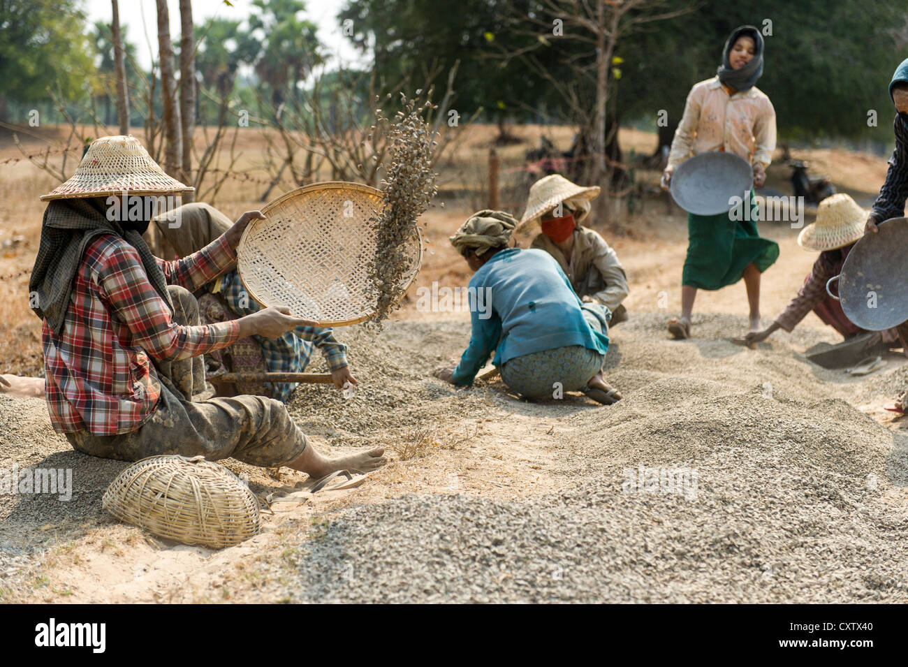 Burmese female labour hi-res stock photography and images - Alamy