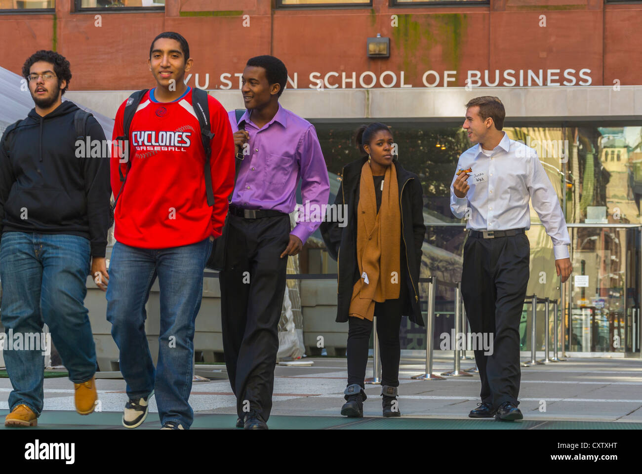 New York City, NY, USA, Group Students Walking at 'New York University' Campus, NYU, 'Sloan School of Business', in Greenwich Village, Schools from around the world, university campus talking, multicultural street, multiracial citizens Stock Photo