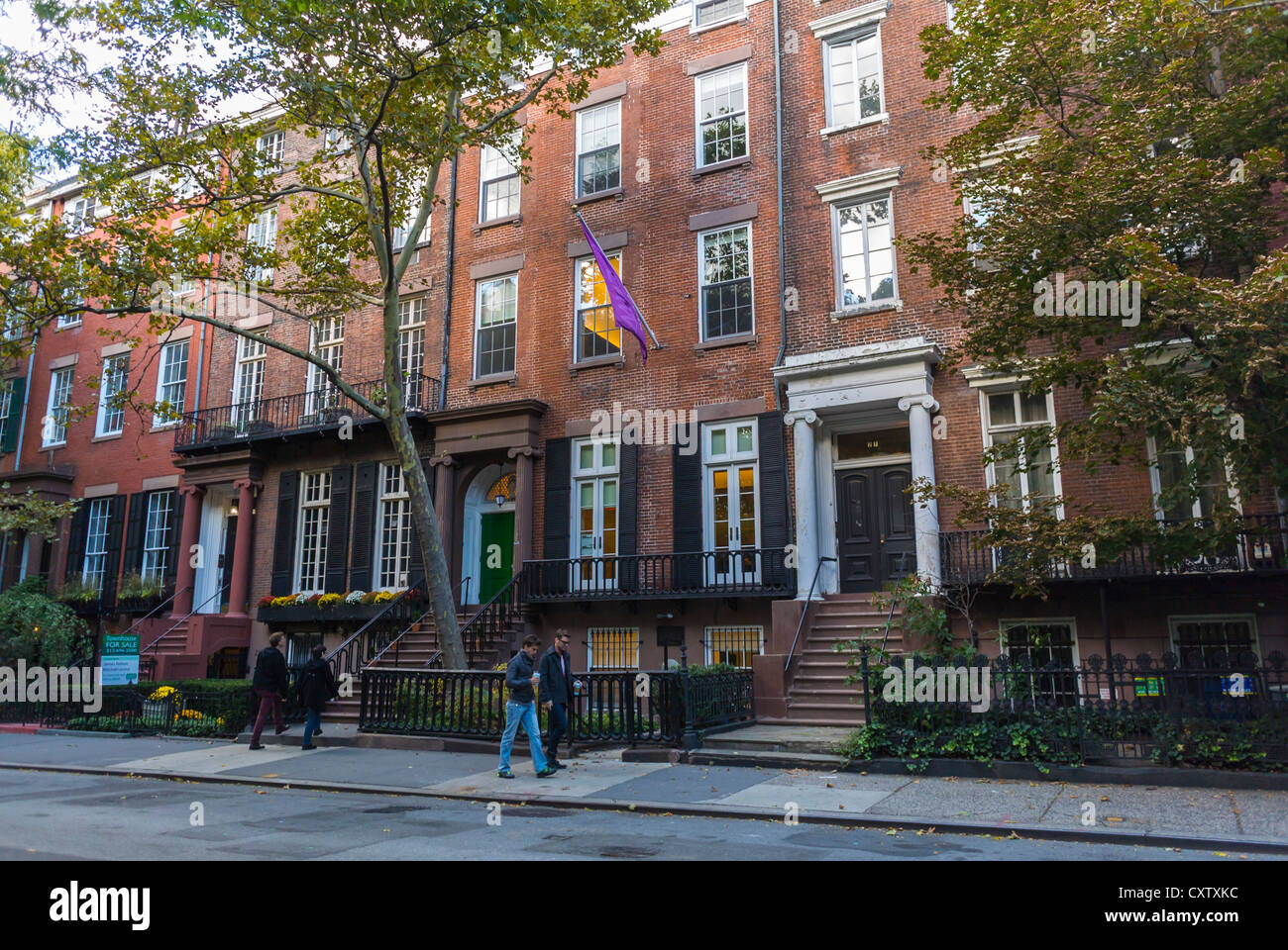 Sidewalk nyc american townhouses hi res stock photography and