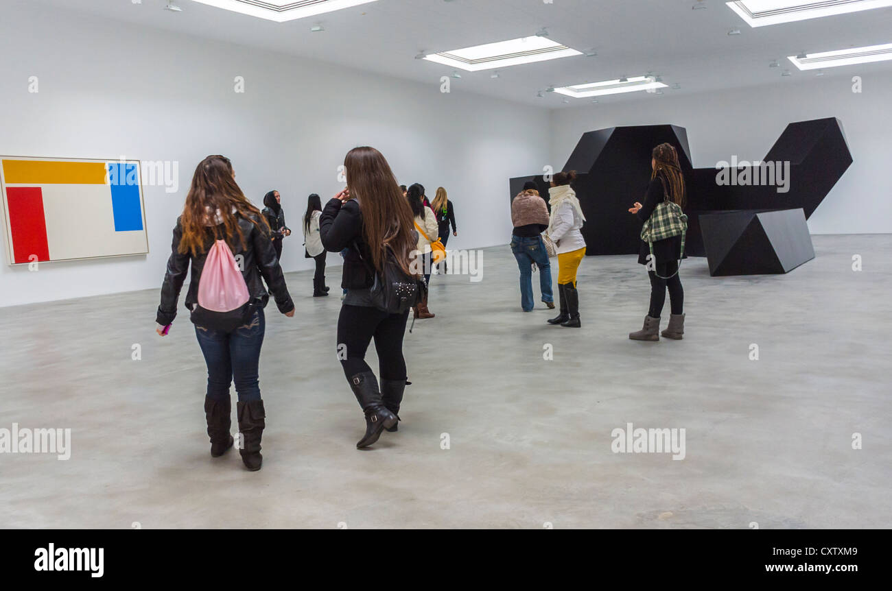 New York City, NY, USA, city women, Teenagers, Group Tourists Visiting inside Art Gallery in Chelsea Area Stock Photo