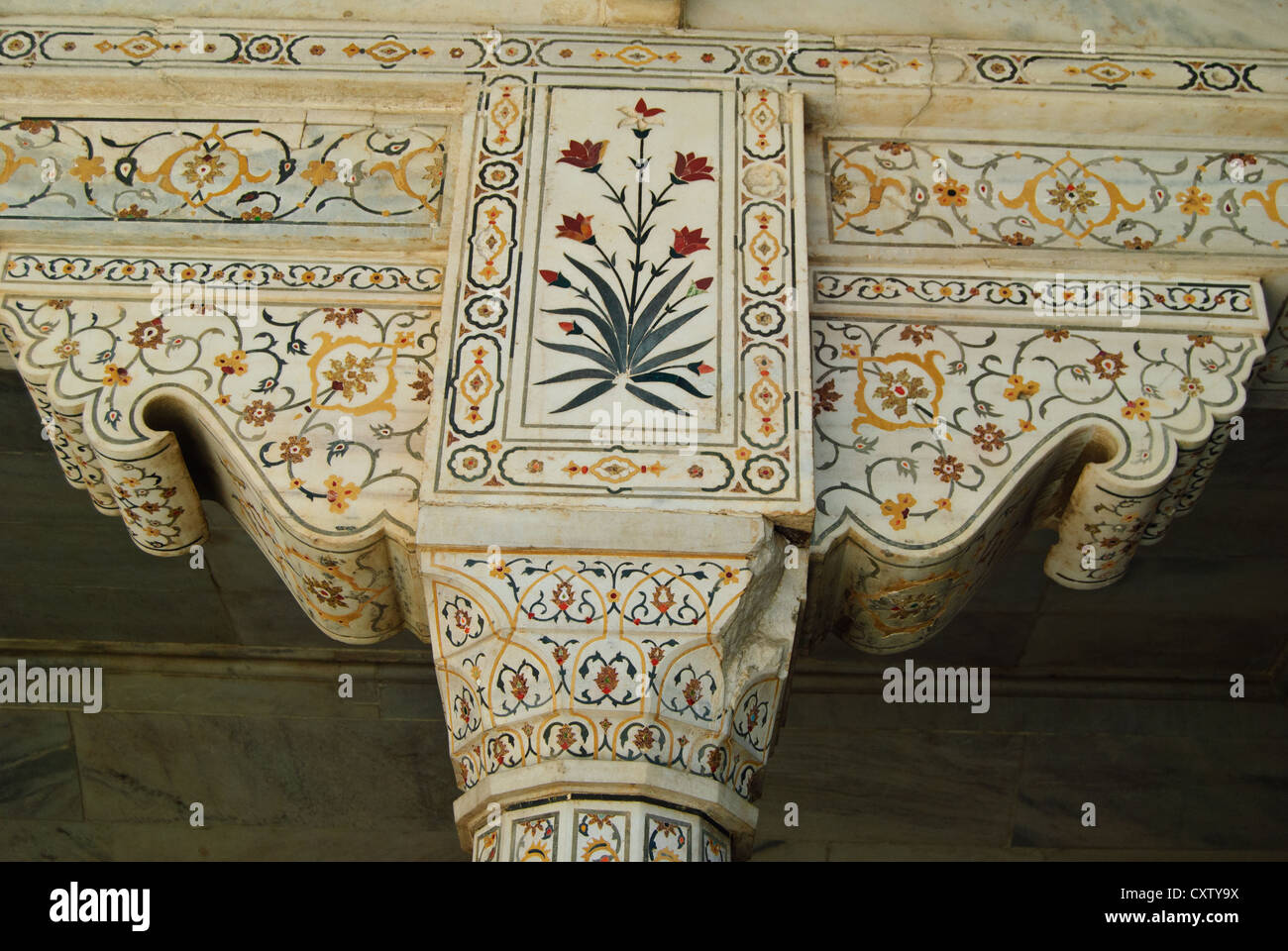 Marble inlay work on the column of Musamman Burj, Agra Fort Stock Photo
