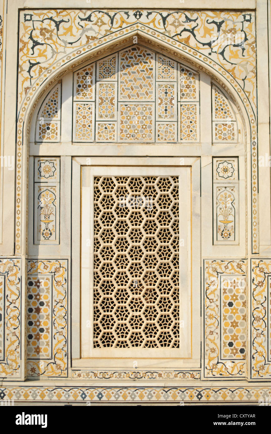 In-laid decorated window of Baby Taj, Itimad-ud-Daulah, the tomb of a noble. Stock Photo