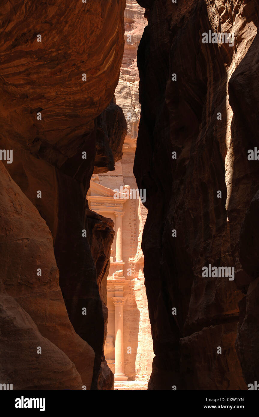 Petra petra roman road hi-res stock photography and images - Alamy