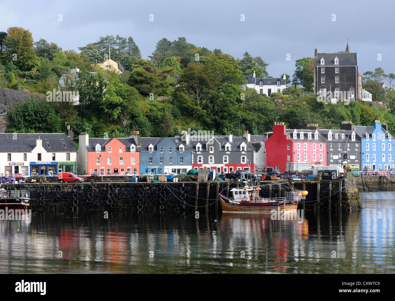 Brightly painted houses of Tobermory's Main Street and the fishing port. Tobermory, Isle of Mull, Argyll and Bute, Scotland,  UK Stock Photo