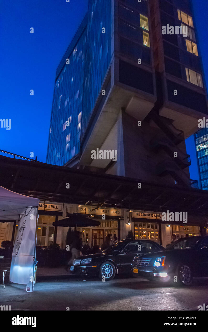 Standard architecture hi-res stock photography and images - Alamy