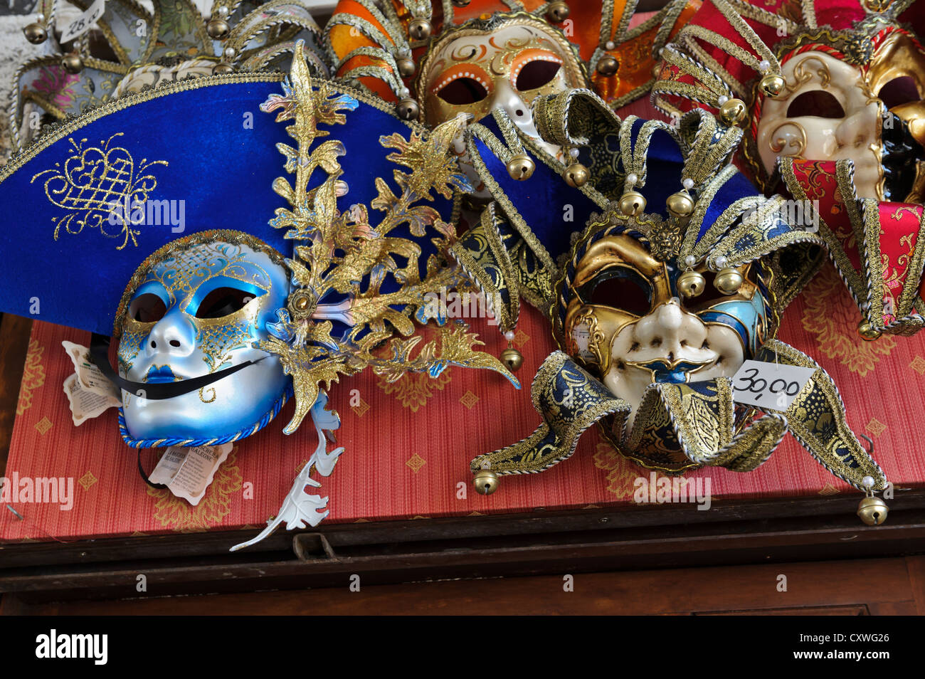Hand painted masks hires stock photography and images Alamy