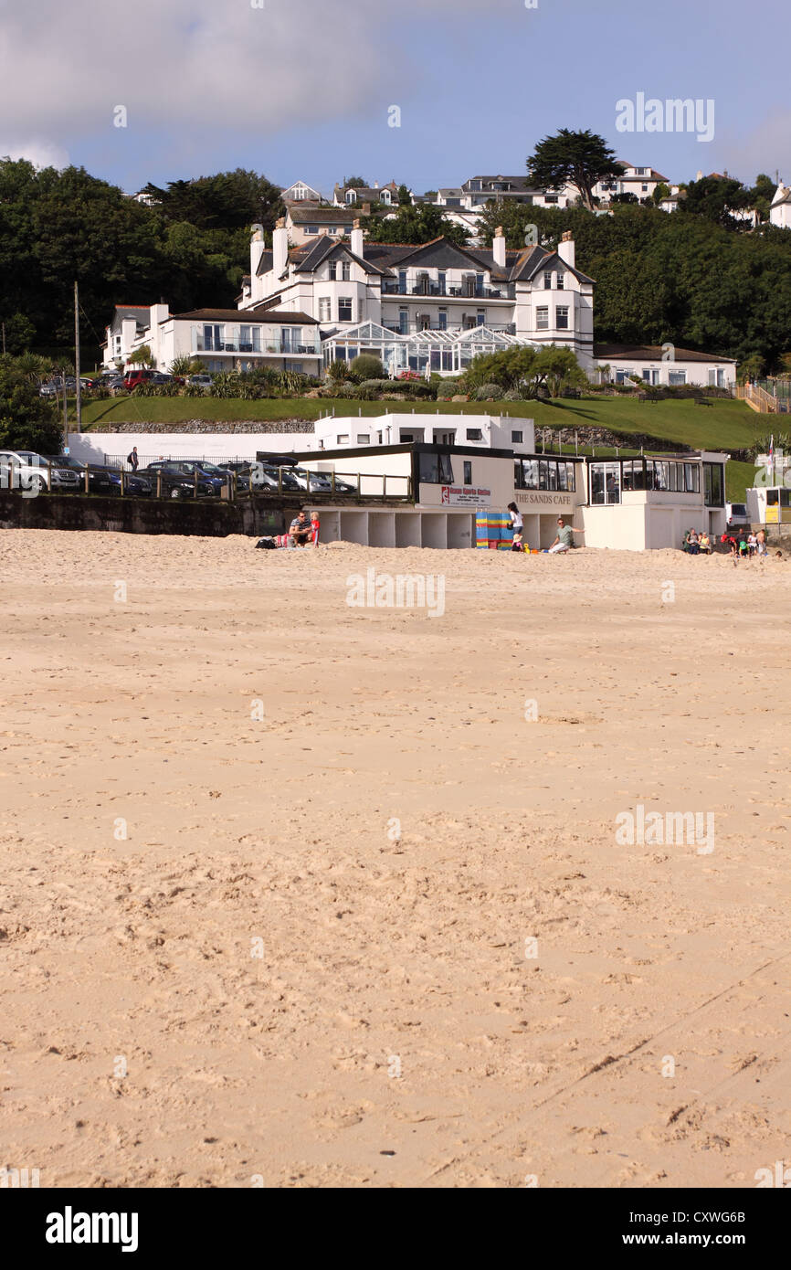 Carbis Bay Hotel and beach at Carbis Bay, St Ives, Cornwall Stock Photo