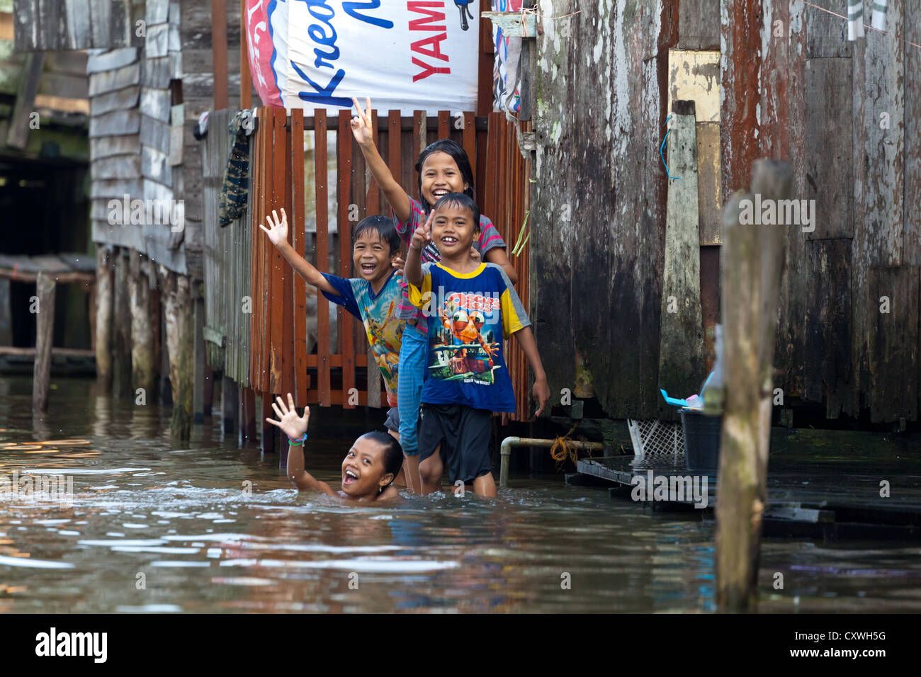 Children Playing Canal High Resolution Stock Photography And Images Alamy children-playing-canal-high-resolution-stock-photography-and-images-alamy