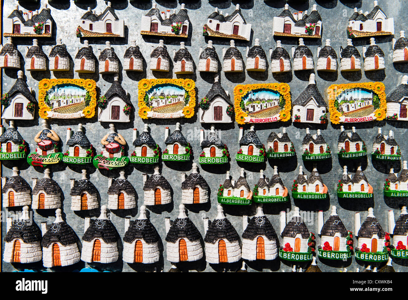 Aimant Souvenir Alberobello Italie - Peint à La Main, Résine, 7.5 X 5 Cm - Décoration Frigo Ou Bureau - Cadeau Voyage Puglia