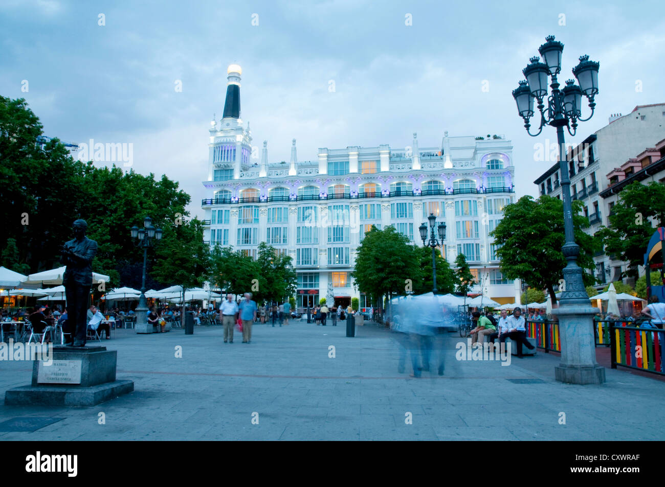 Santa ana square madrid hi-res stock photography and images - Alamy