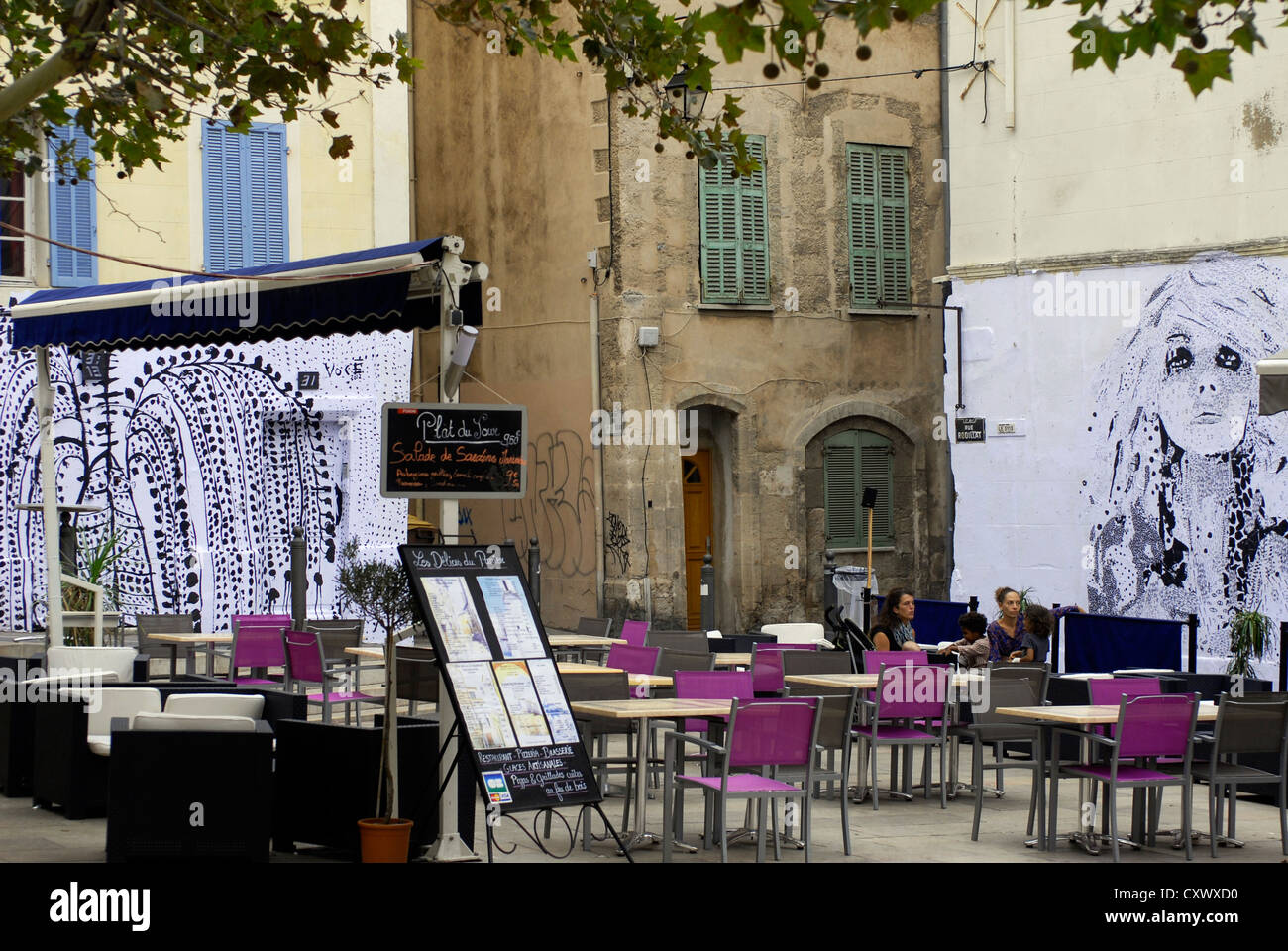 Square, Place des Pistoles, Le Panier, Bar,Terrace, Marseille, Provence  Alpes Cote d Azur, France, Europe Stock Photo - Alamy