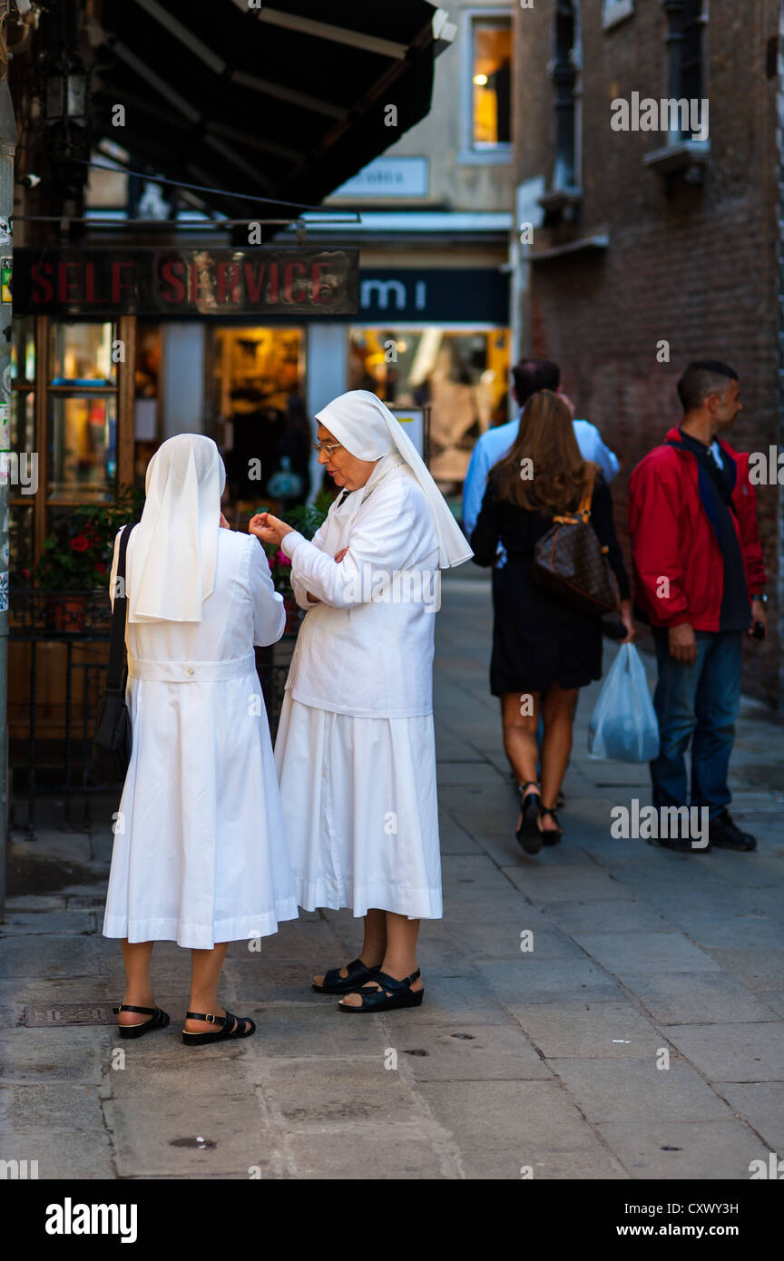 Dresses as nuns hires stock photography and images Alamy