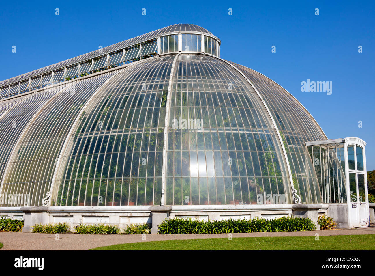 Kew Gardens High Resolution Stock Photography And Images Alamy