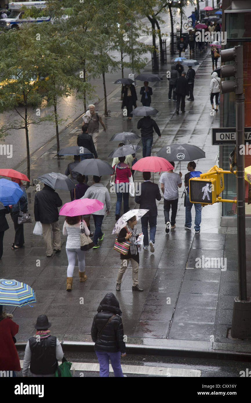 Rainy day in New York City editorial stock image. Image of avenue -  231946664