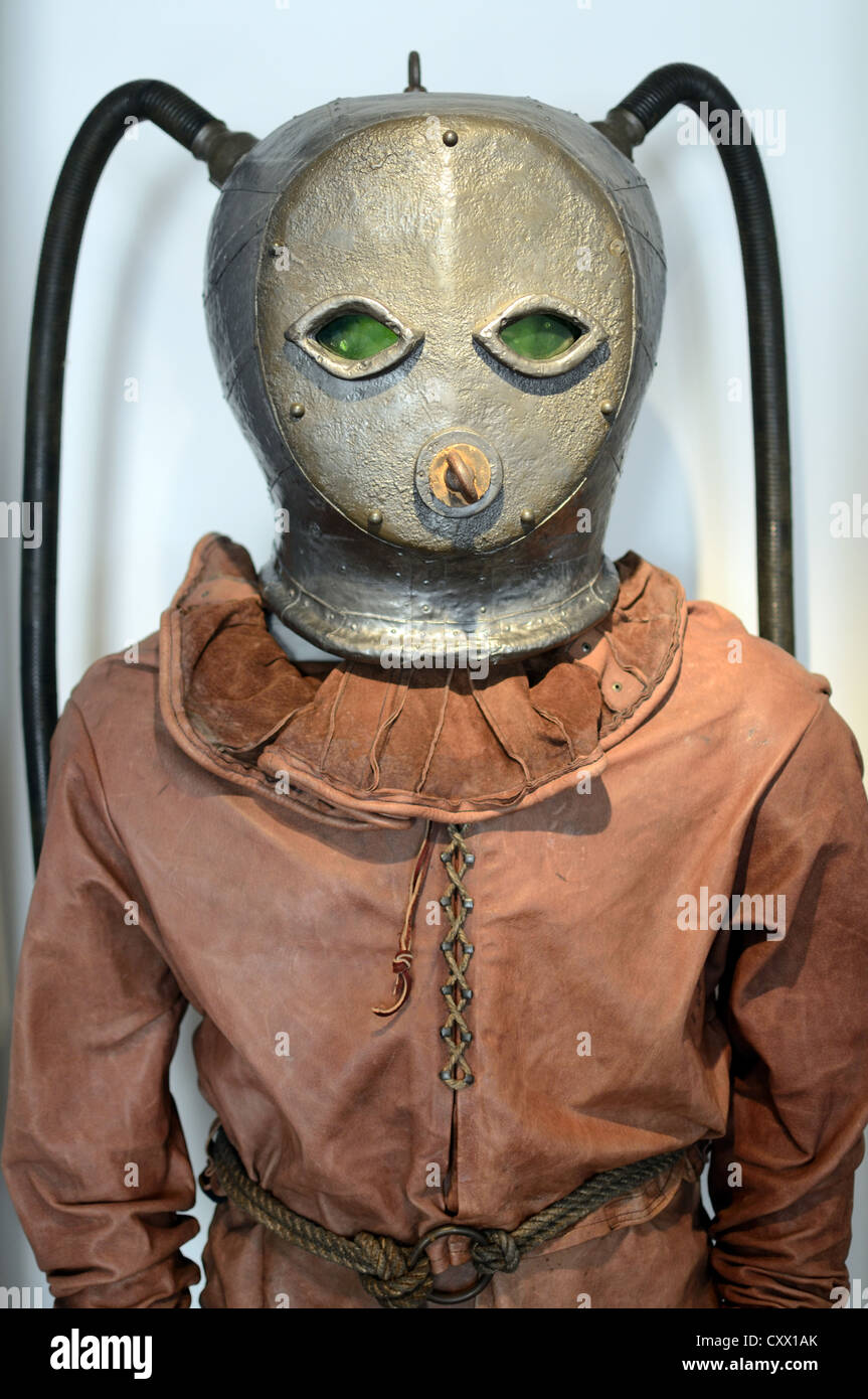 First Dive Suit or Early Dry Suit or Diving Equipment and Mask the  'Scaphandre' (1775) Reconstruction Stock Photo - Alamy