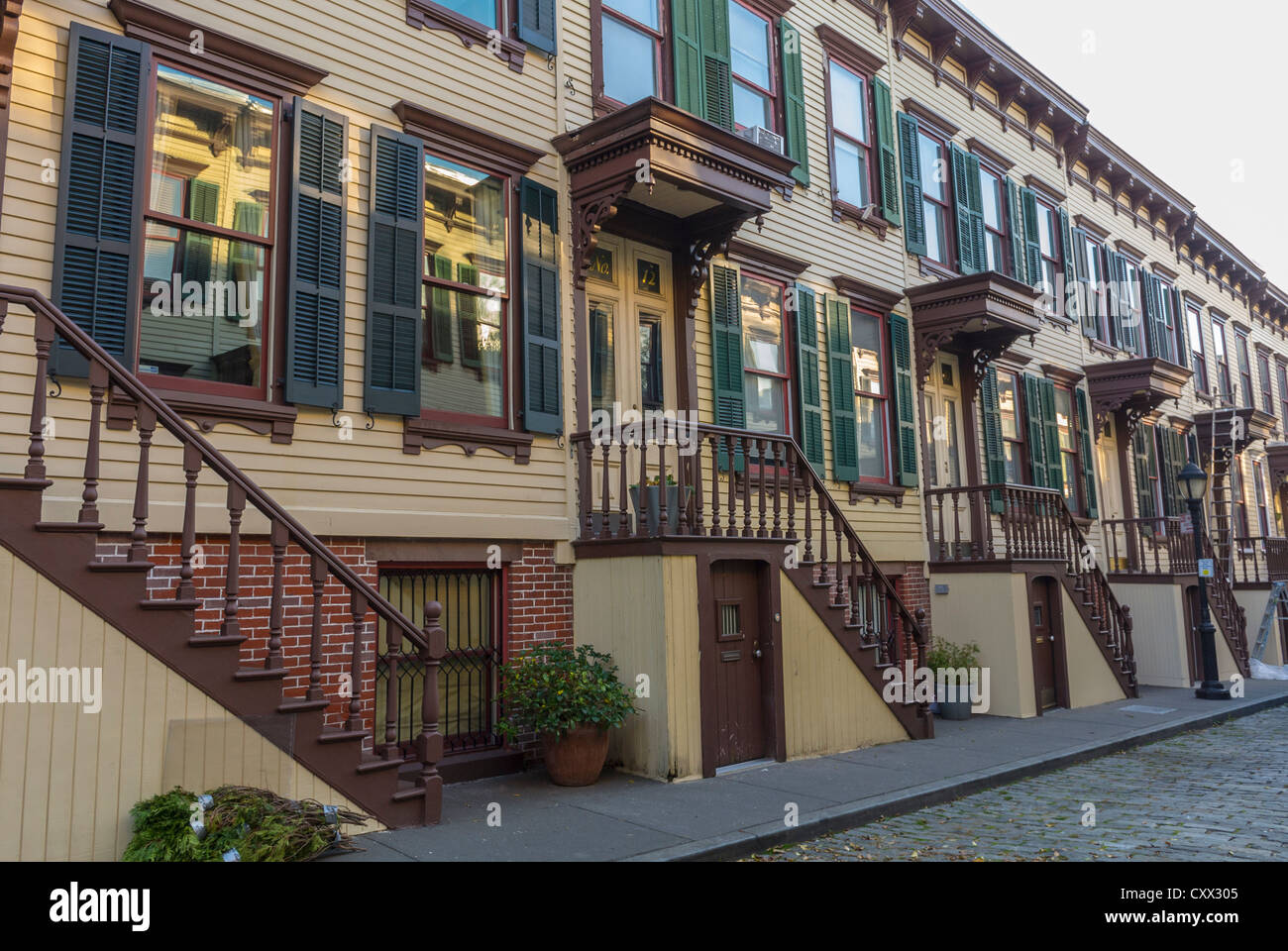 Harlem row houses hires stock photography and images Alamy