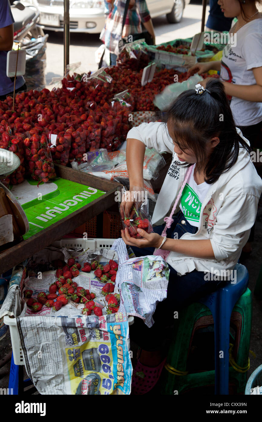 Thai Woman in the Streets of Chiang Mai, Thailand Stock Photo - Alamy