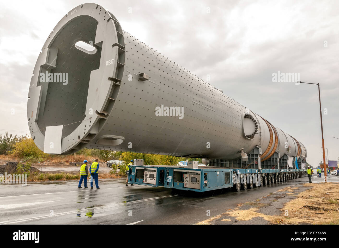 Transporting mega installation to refinery Stock Photo - Alamy