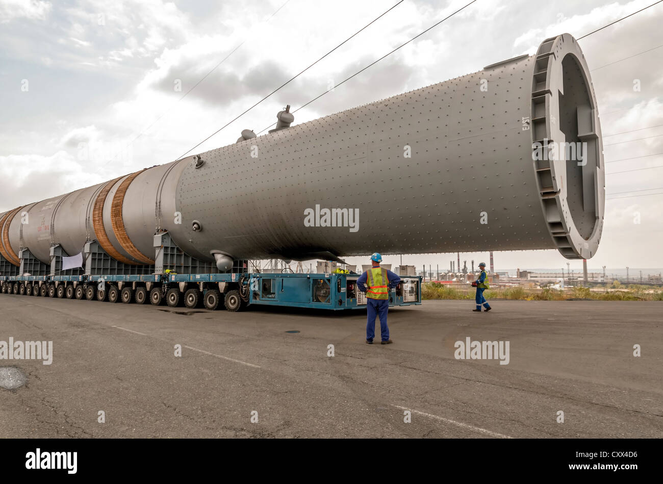 Transporting mega installation to refinery Stock Photo - Alamy