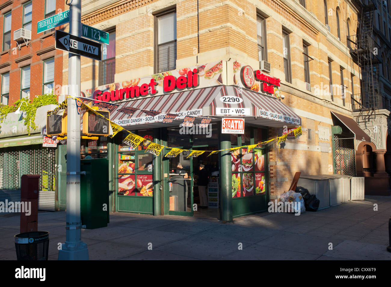Bodega New York High Resolution Stock Photography and Images Alamy