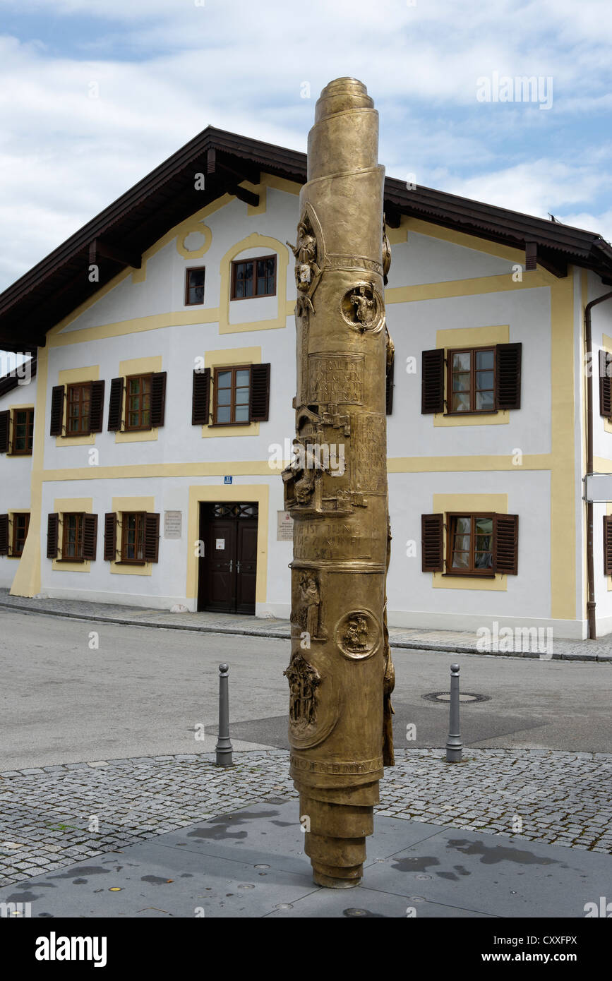 Benedict column by J. M. Neustifter in front of the birthplace of pope Benedict XVI, Marktl, Upper Bavaria, Bavaria Stock Photo