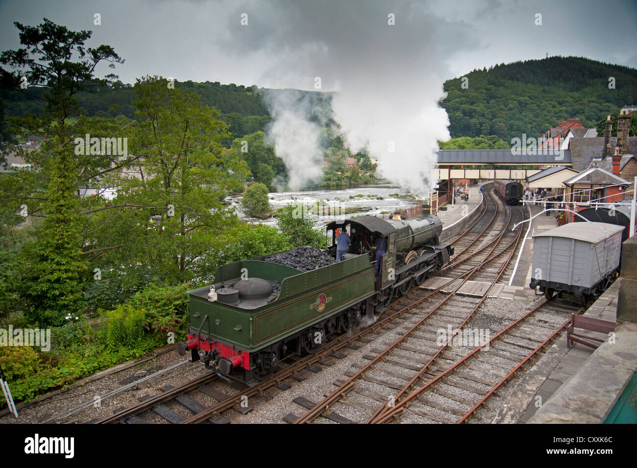 The Ruabon to Barmouth railway at Llangollen Wales. SCO, 8661. Stock Photo