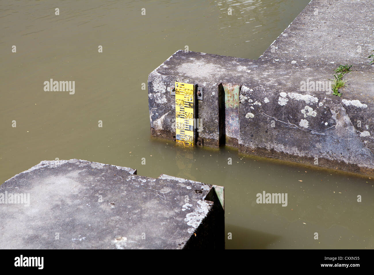 Water level indicator in the Danube River near Passau, Bavaria Stock Photo