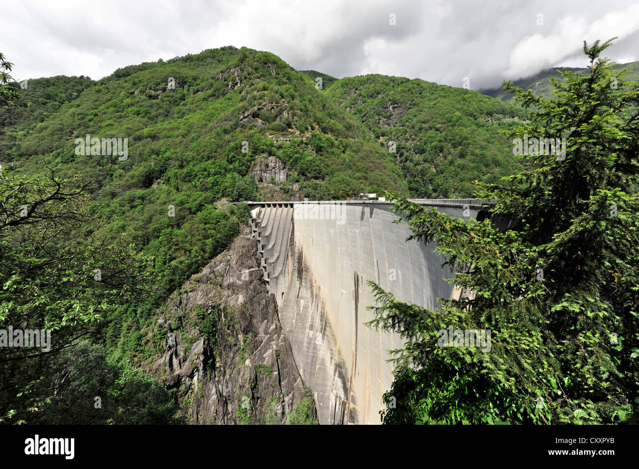 Contra-dam wall with overflows on the sides, site of James Bond's bungee jump in the film Goldeneye, a diving platform in the Stock Photo