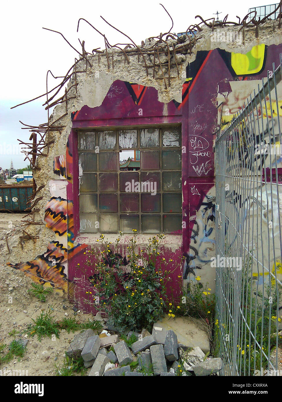 Structure, demolish, tore down, demolition, scrapping, dismantling, crept, breaking, still life Stock Photo