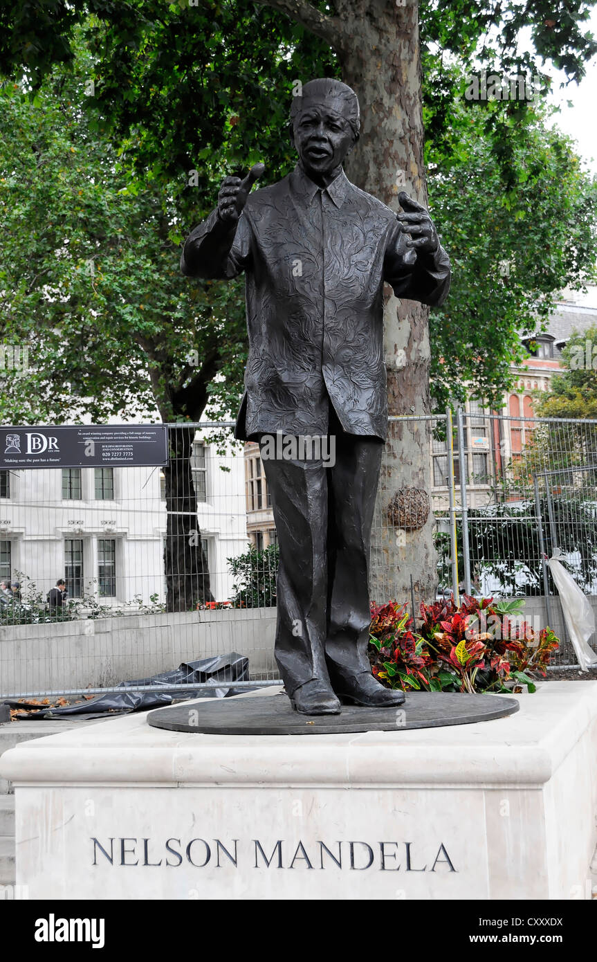 Nelson Mandela monument, bronze statue, 2.74 metres high, London