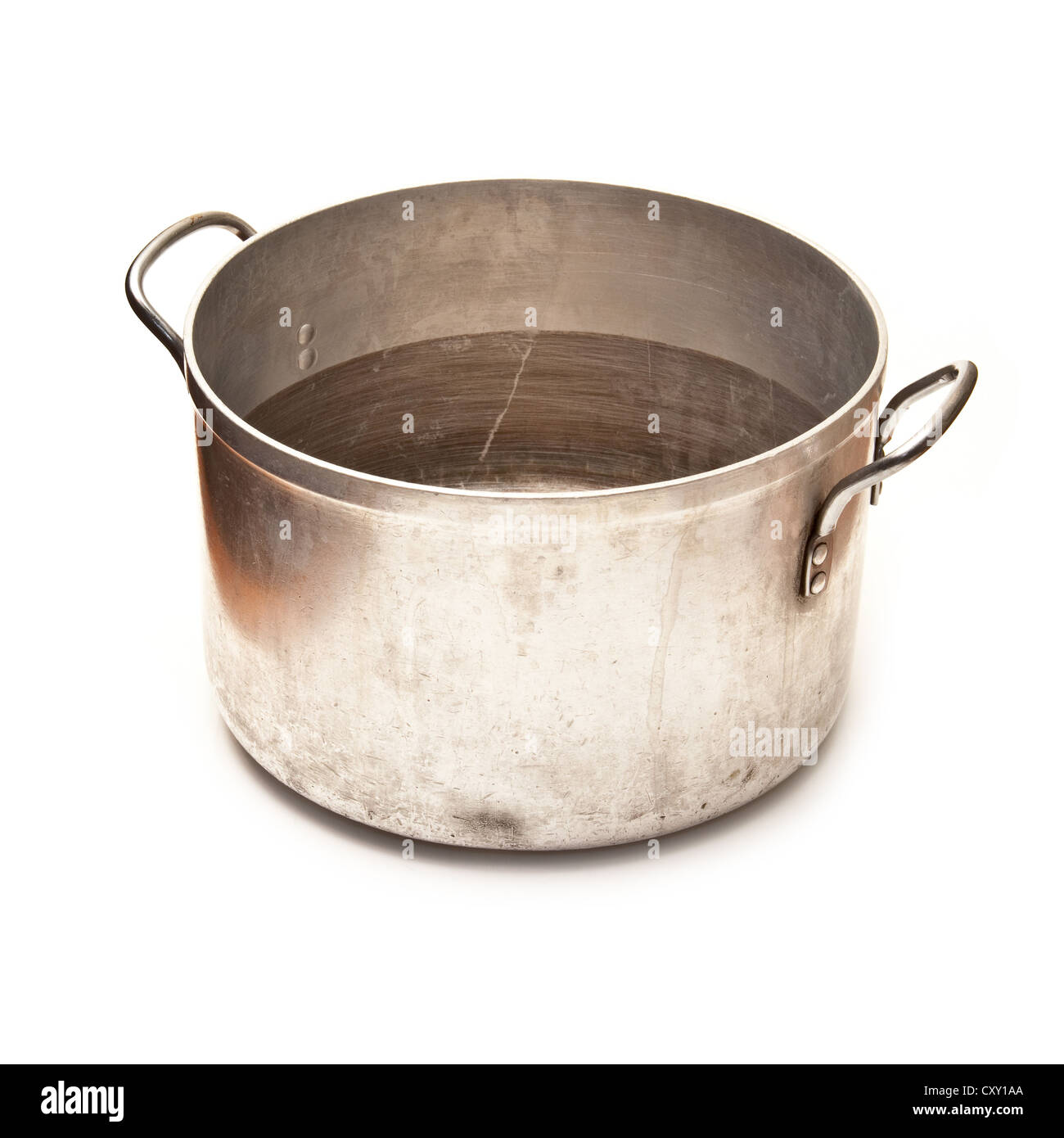 https://c8.alamy.com/comp/CXY1AA/large-metal-saucepan-cooking-pot-isolated-on-a-white-studio-background-CXY1AA.jpg