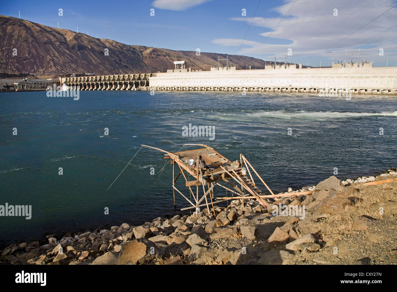 An Indian platform from which native american people fish for salmon on the Columbia River beneath John Day Dam in Oregon. Stock Photo