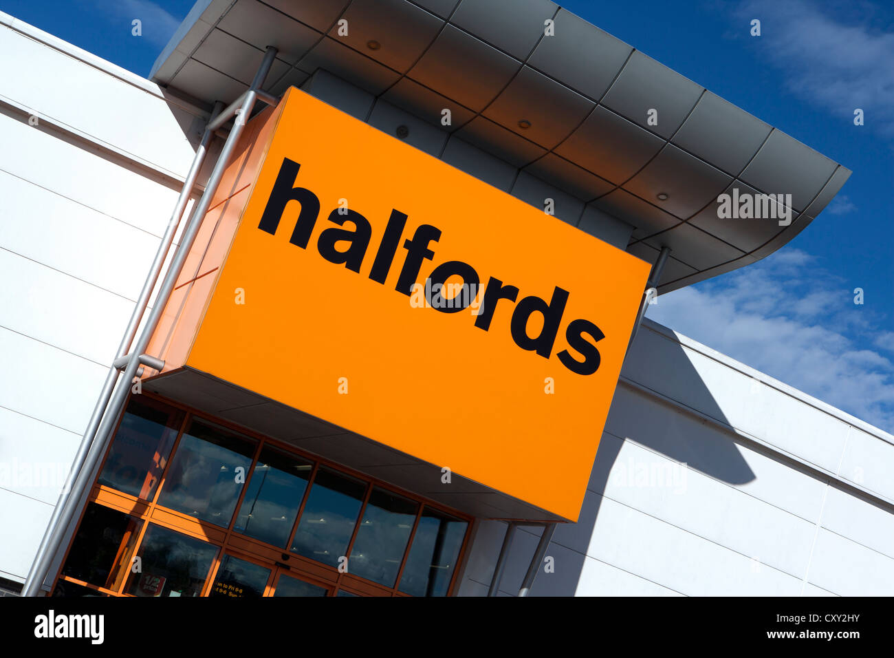 Halfords sign uk hires stock photography and images Alamy
