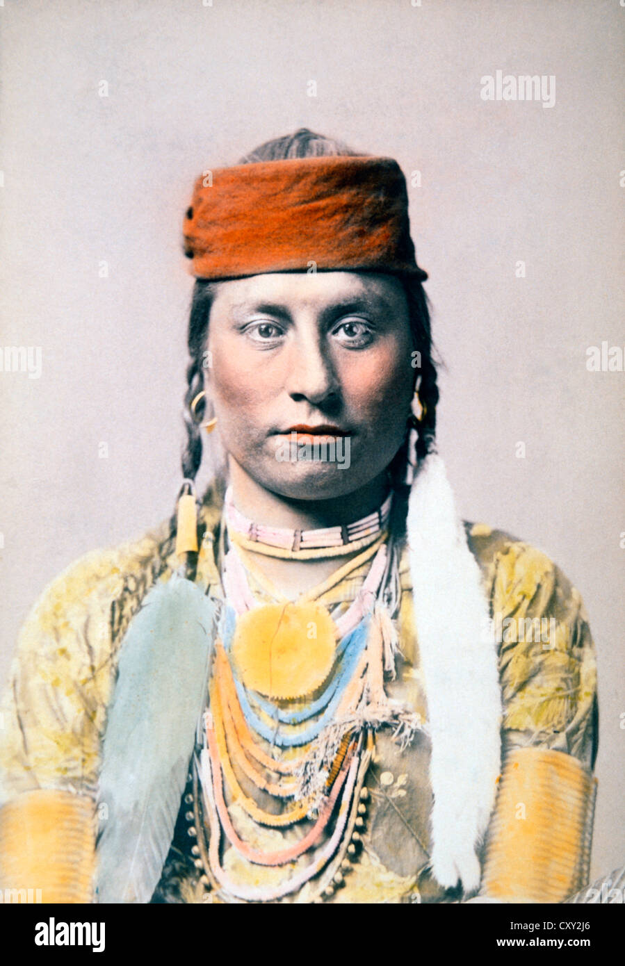 Native american indian medicine man hi-res stock photography and images - Alamy