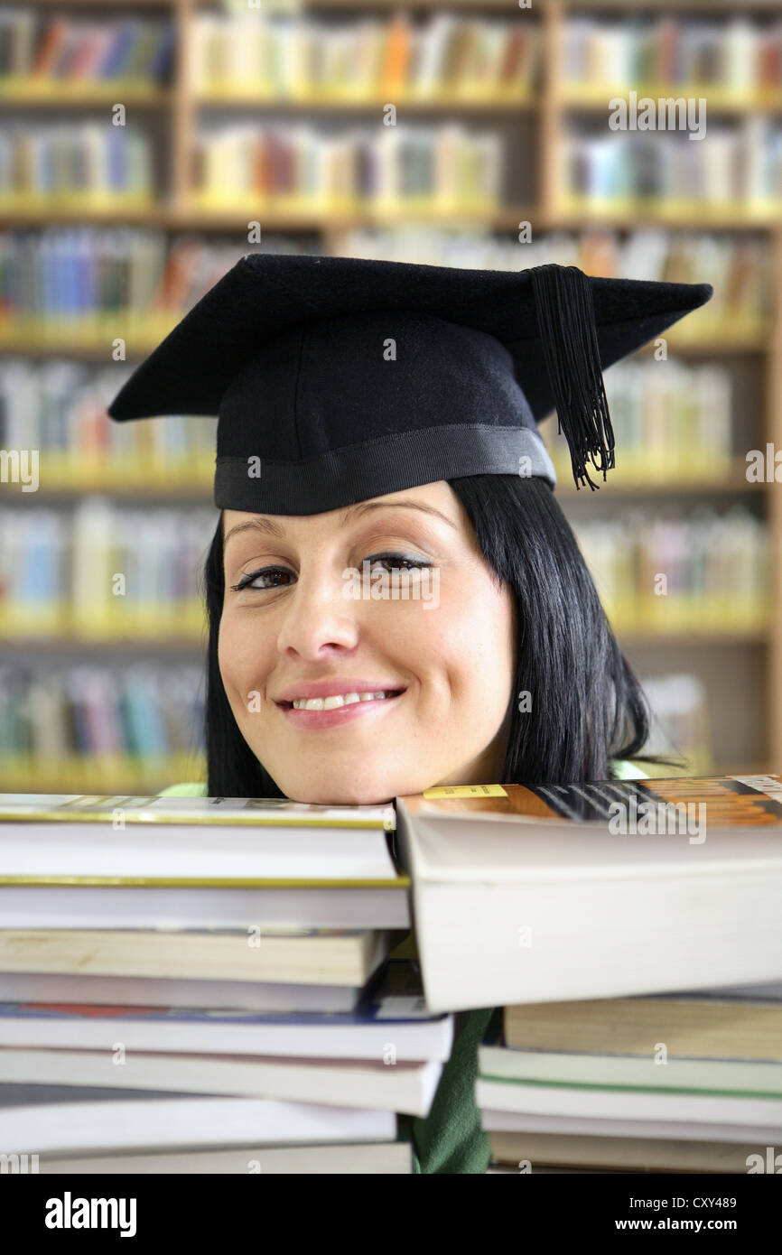 College graduates behind hi-res stock photography and images - Alamy