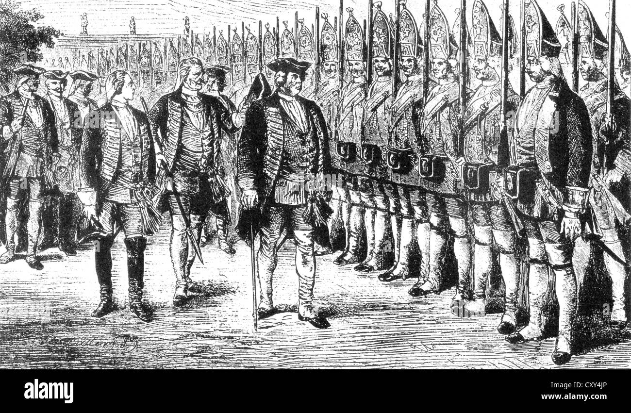 FREDERICK  WILLIAM I OF  PRUSSIA (1688-1740) inspecting his infantry regiment popularly called the Potsdam Giants Stock Photo